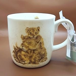 Royal Worcester Lion "Family Pride"  large bone china mug